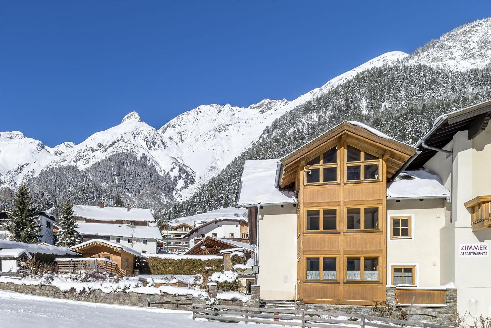 Haus St. Bernard Appartement Pettneu am Arlberg Buitenkant foto