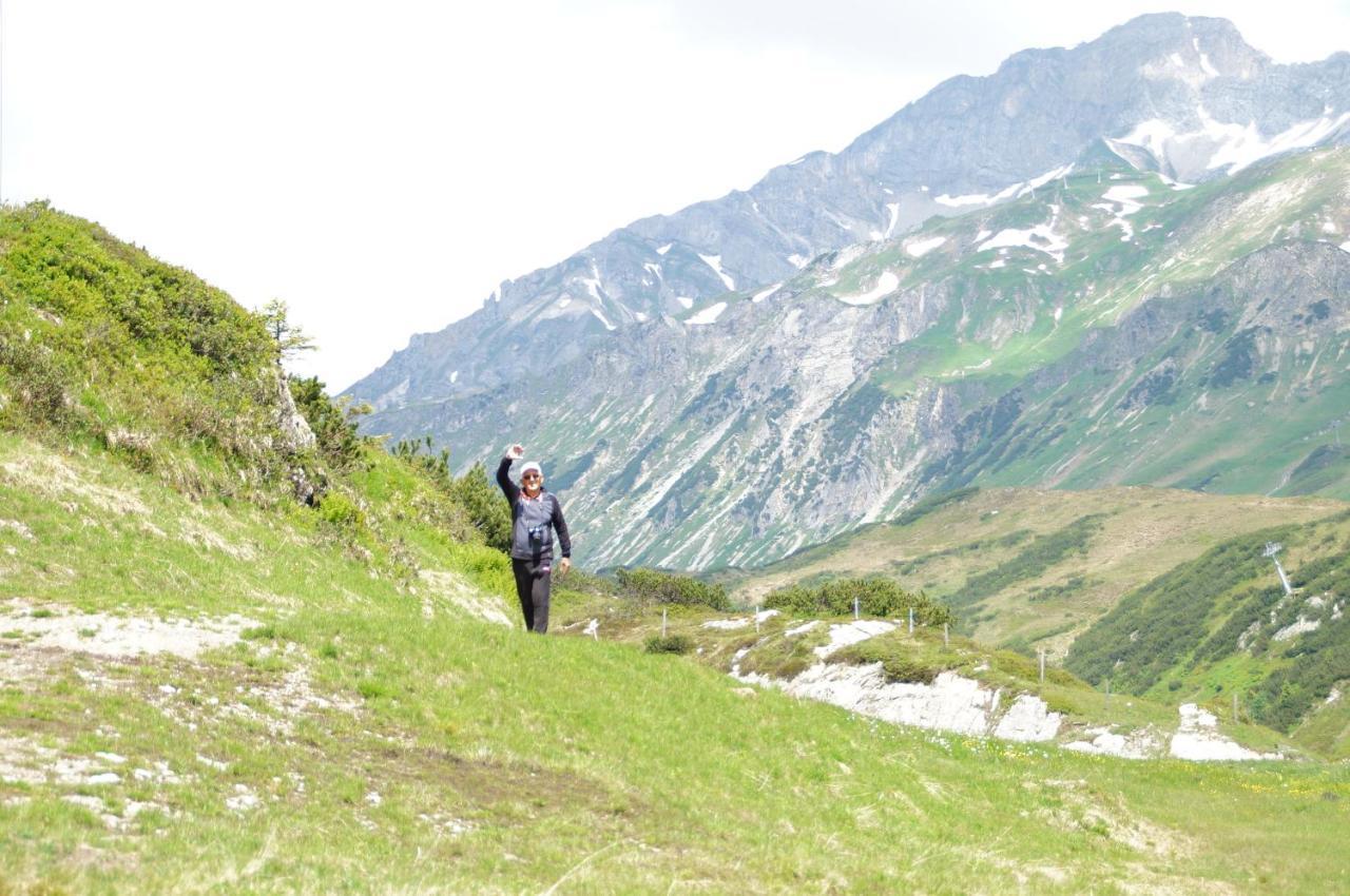 Haus St. Bernard Appartement Pettneu am Arlberg Buitenkant foto